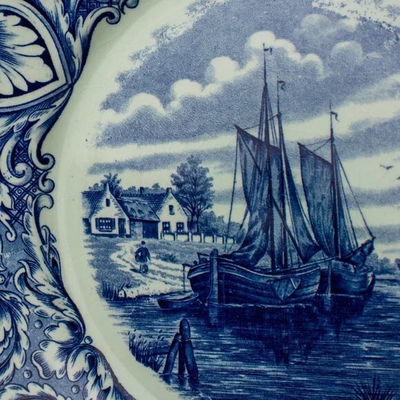 Vintage Porcelain Charger | Royal Sphinx Delfts Blue and White Plate | Holland - Picture 4 of 7